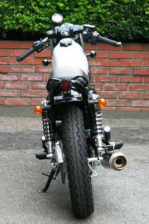 族カフェFRP新品エイプヨンフォアテールランプ用シングルシート 族カフェFRP新品エイプヨンフォアテールランプ用シングルシート